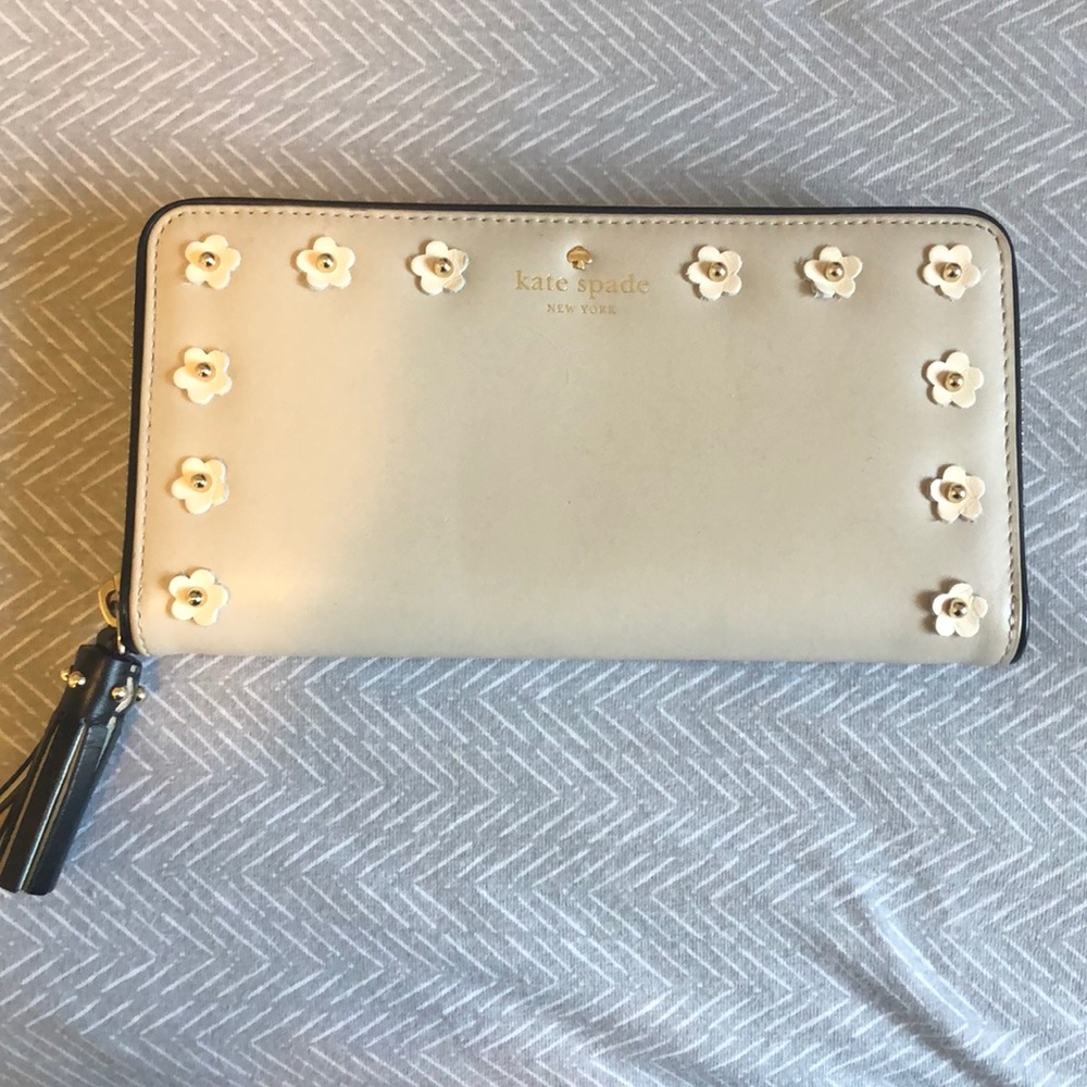 Daisy Kate Spade wallet